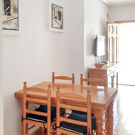 Modern In With Shared Pool 또레비에하